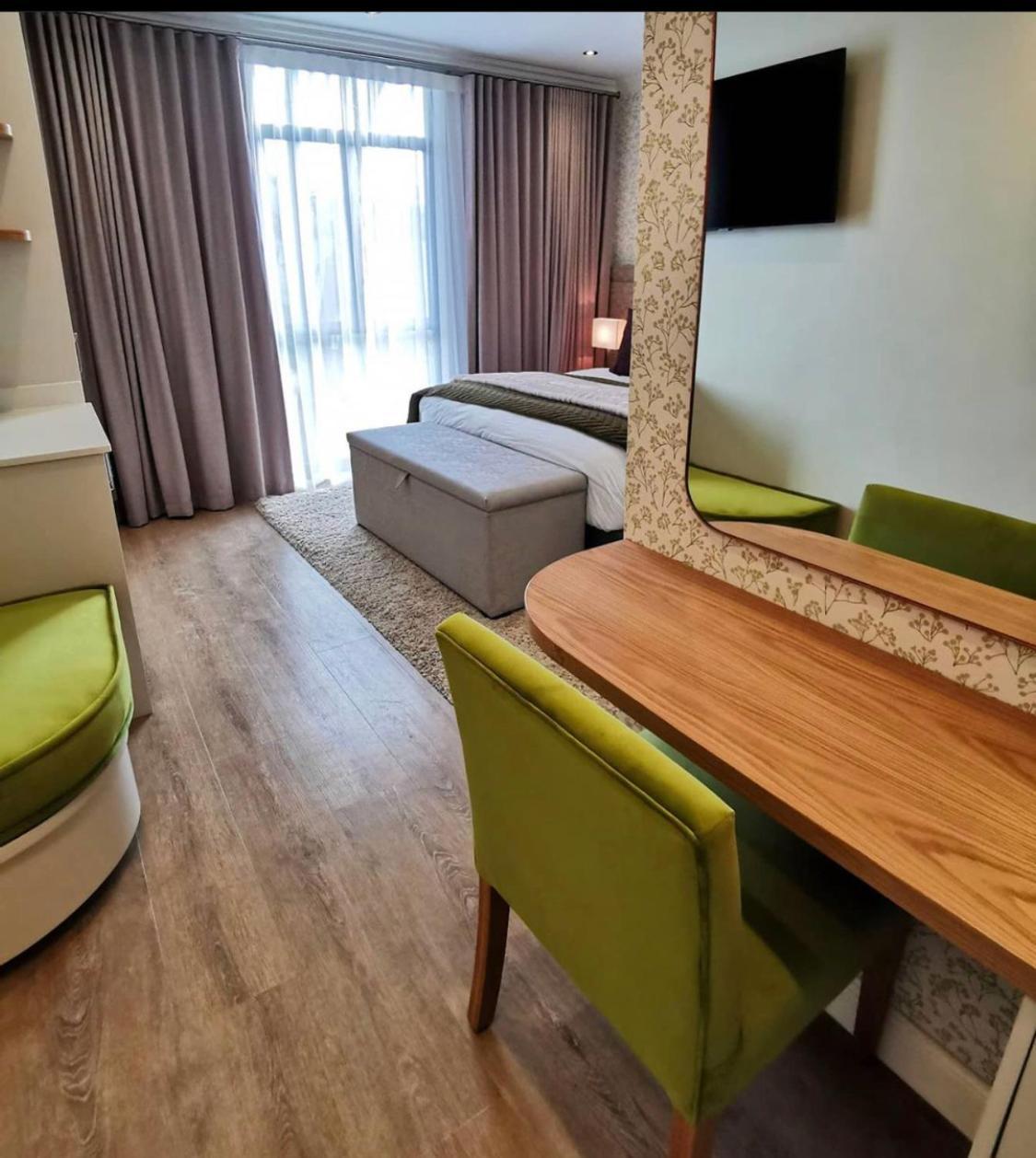 Alluvia Boutique Winery & Luxury Accommodation Stellenbosch Quarto foto A room at the hotel