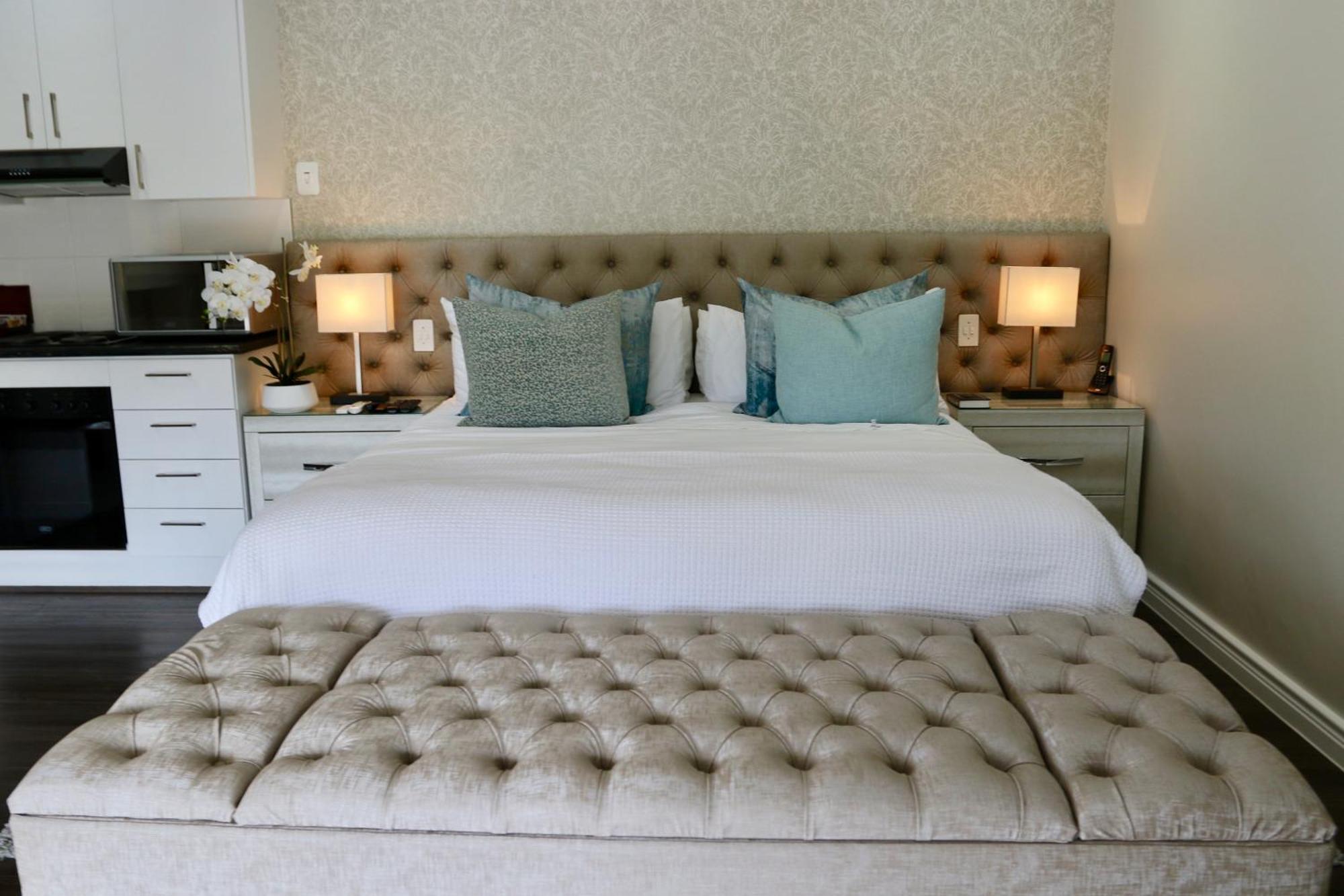 Alluvia Boutique Winery & Luxury Accommodation Stellenbosch Quarto foto A bedroom at the hotel